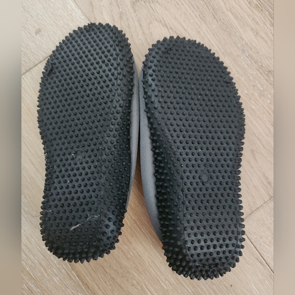 WAVE RUNNER | NWOT water shoes - Picture 3 of 4